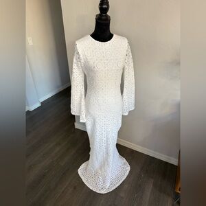 Embroidered 70s Style White Trumpet Dress With Flared Sleeves and Low Back. M